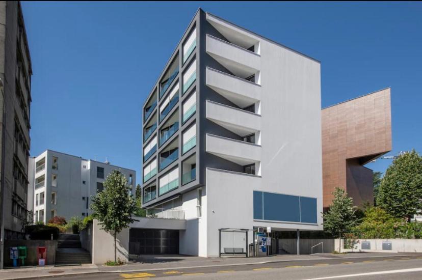 5 Rent Station Apartment