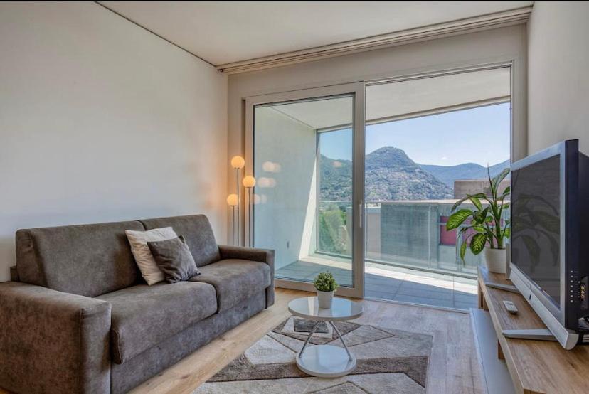 5 Rent Station Apartment