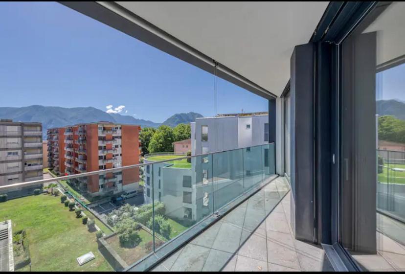 5 Rent Station Apartment